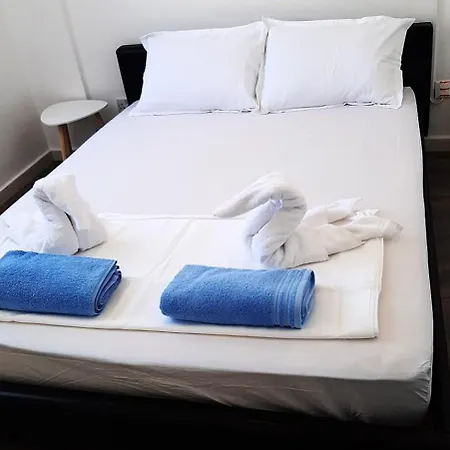 H&o Charming Hideaway