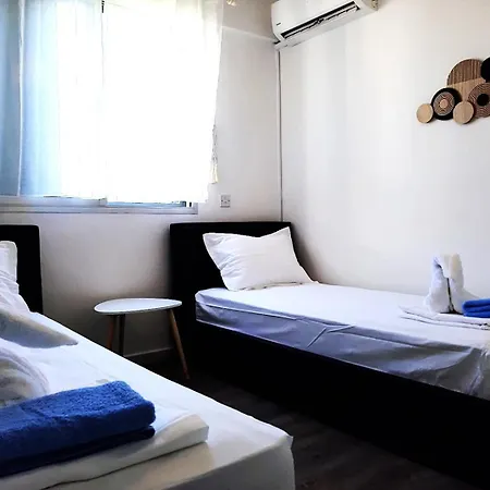 H&o Charming Hideaway