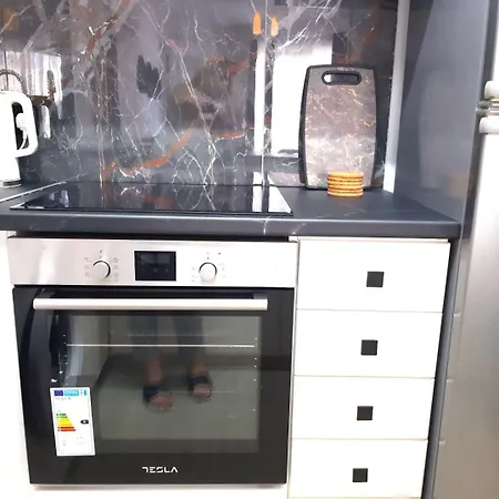 H&o Charming Hideaway