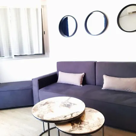 H&o Charming Hideaway