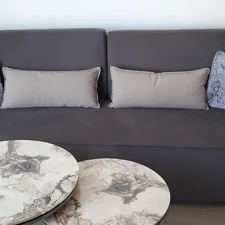 H&o Charming Hideaway