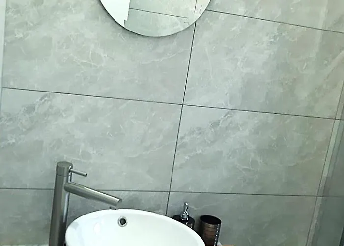 H&o Charming Hideaway *