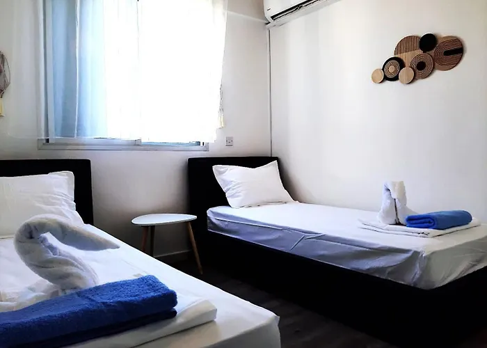 H&o Charming Hideaway