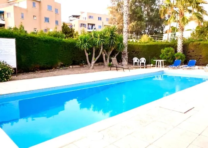 H&o Charming Hideaway 파포스