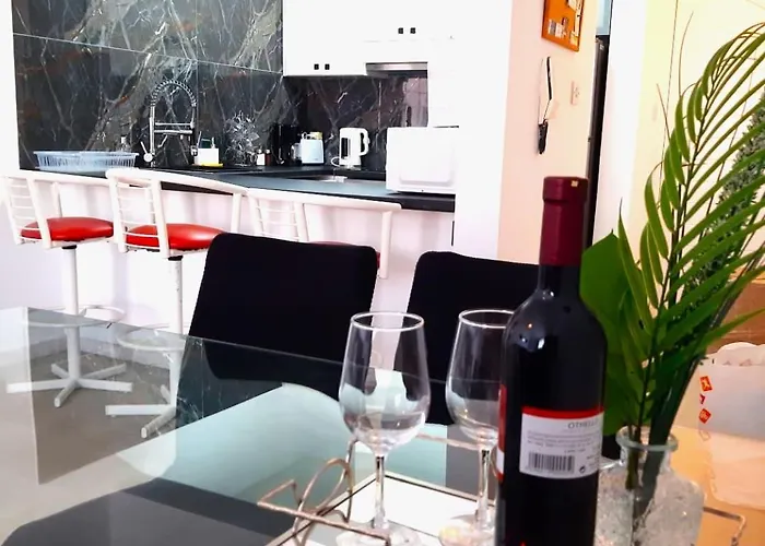 H&o Charming Hideaway 아파트 파포스