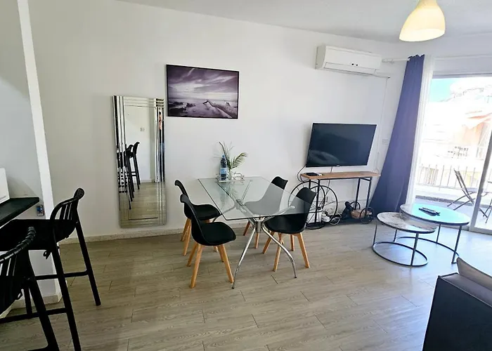 H&o Charming Hideaway