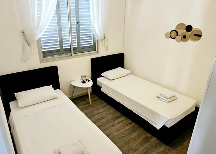 H&o Charming Hideaway *