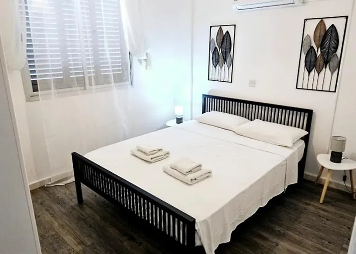 H&o Charming Hideaway