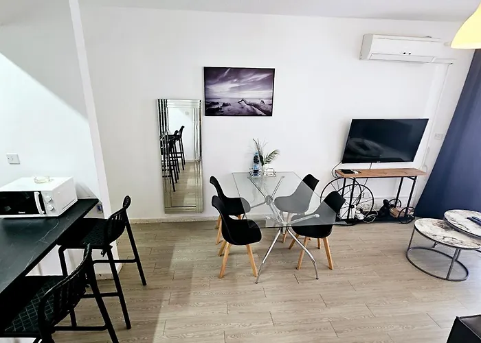 H&o Charming Hideaway Apartment