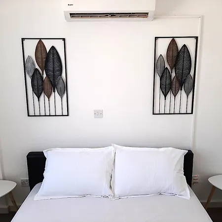 H&o Charming Hideaway דירה